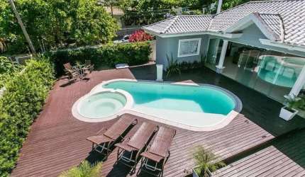 Belíssima Casa Mobiliada com 4 dormitórios e 4 vagas, nos Ingleses em Floripa!!!