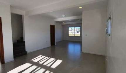 Casa Alto Padrão com 3 dormitórios sendo 1 suíte e 2 vagas no Bairro Ferraz - Garopaba/SC