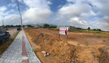 Terreno com 300m2 12x25  no Pocinhos em Ilhota