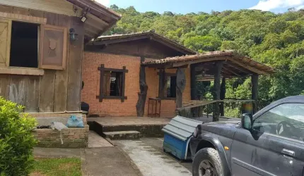 Chácara com 2 dormitórios e 1 vaga de garagem no bairro Varginha em Santo Amaro da Imperatriz
