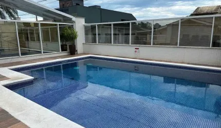 Apartamento mobiliado com 2 suítes e 2 vagas de garagem no bairro Ressacada em Itajaí