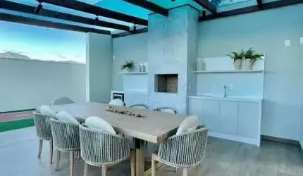 Apartamento Mobiliado com 02 dormitórios sendo 01 suíte, e 01 vaga de garagem dupla em Itapema