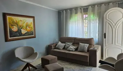 Casa com 3 dormitórios e 2 vagas de garagem na Bela Vista em São Jose