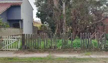 Terreno na quadra do mar com 288m2 em Itapoá