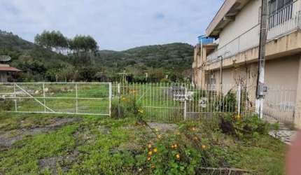 Amplo terreno no Bairro São Nicolau em Penha