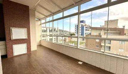 Cobertura Duplex semi mobiliada com 3 suítes, 2 vagas de garagem em Canto Grande, Bombinhas