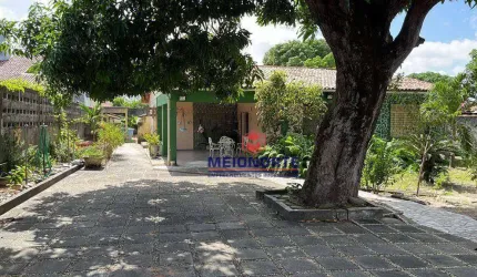 Casa à venda em área nobre de Olho D'água, a 200m da praia
