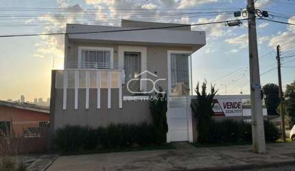 Excelente Sobrado em Olarias