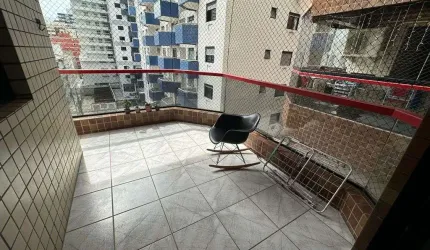 Apartamento de 3 Dormitórios sendo 1 suíte, 200 metros do mar, Canto do Forte