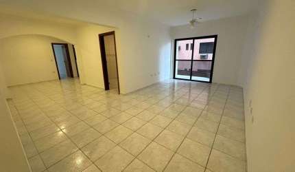 Apartamento de 2 Dormitórios sendo 1 suíte, 200 metros do mar, Canto do Forte