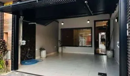 Casa à Venda em Caiçara, Praia Grande - SP
