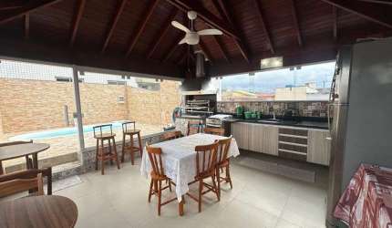 Casa na Vila Guilhermina – 4 Dormitórios, 2 Suítes e 2 Vagas de Garagem!