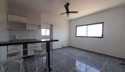 kitnet na Guilhermina com elevador e garagem por 226.000,00