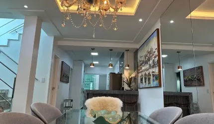 Casa 4/4 com 2 Suítes e Área Gourmet em Lauro de Freitas – Modernidade e Sofisticação
