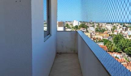 Apartamento 2/4 com Vista Mar à Venda
