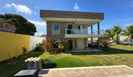 CASA LUXUOSA - 4 QUARTOS SENDO 3 SUÍTES - PORTEIRA FECHADA - BARRA DO JACUIPE