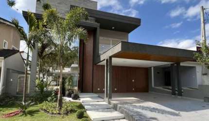 CASA EM CONDOMÍNIO FECHADO 3 SUÍTES