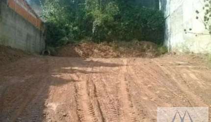 TERRENO PLANO COM 300M²