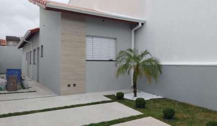 Casa Térrea para Venda em Mogi das Cruzes, Residencial Colinas, 2 dormitórios, 1 suíte, 2 banheiros, 6 vagas