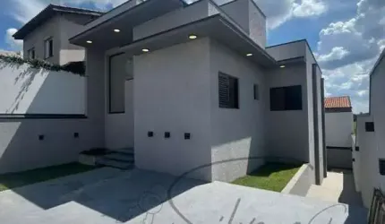 CASA TERREA Á VENDA NO BAIRRO VILA REI COM 112M² ÁREA CONSTRUIDA, 3 DORMITORIOS SENDO 1 SÚITE / MOGI DAS CRUZES SP