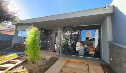 Casa com 4 quartos para locação em São Judas - SP
