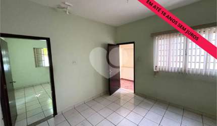 Casa com 2 quartos à venda em São Dimas - SP