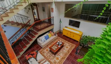 Casa de 3 quartos a venda no bairro Menino Deus