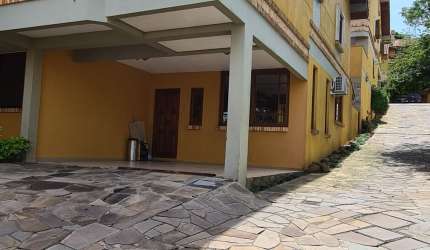 Casa em condominio Jardim Isabel
