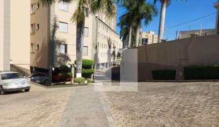 Apartamento com três dormitórios