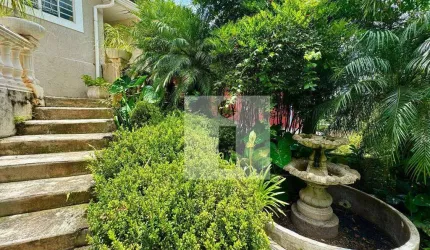 Casa com 3 quartos à venda por R$ 950.000