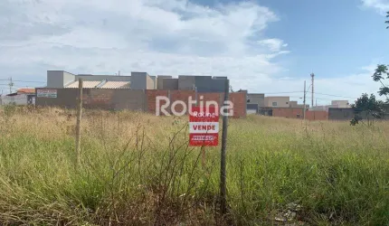 Ótimo terreno, plano, lado sombra, localização privilegiada no loteamento New Golden Ville.