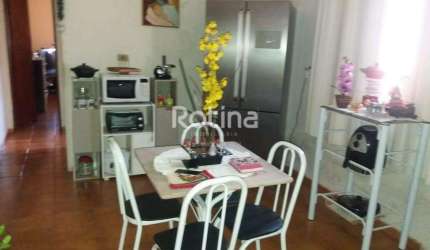 Casa à venda, 3 quartos, Marta Helena - Uberlândia/MG - Rotina Imobiliária