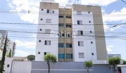 Lindo apartamento de 3 quartos e 1 suíte, com 80 m² perto do Praia Clube
