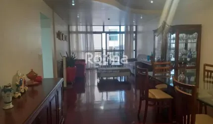 Apartamento à venda, 4 quartos, 1 suíte, 2 vagas, Centro - Uberlândia/MG