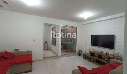 Casa à venda, 3 quartos, Granada - Uberlândia/MG - Rotina Imobiliária