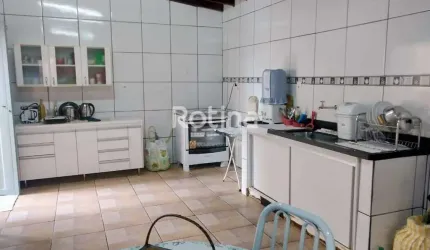 Casa à venda, 3 quartos, Presidente Roosevelt - Uberlândia/MG - Rotina Imobiliária