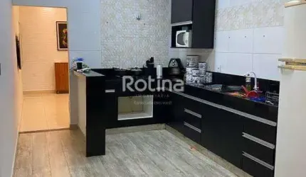 Casa à venda, 3 quartos, Jardim Aurora - Uberlândia/MG - Rotina Imobiliária