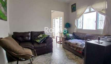 Casa à venda, 3 quartos, Custódio Pereira - Uberlândia/MG - Rotina Imobiliária