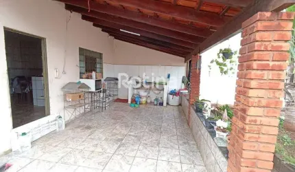 Casa à venda, 3 quartos, Segismundo Pereira - Uberlândia/MG - Rotina Imobiliária