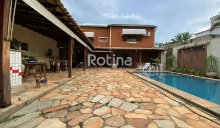 Casa à venda, 3 quartos, Jardim Karaíba - Uberlândia/MG - Rotina Imobiliária