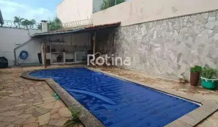 Casa à venda, 3 quartos, Segismundo Pereira - Uberlândia/MG - Rotina Imobiliária