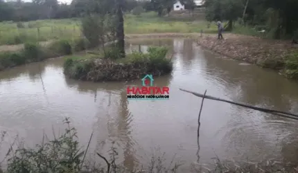 Lindo sítio com muita água corrente, Terreno com 4.500 metros.