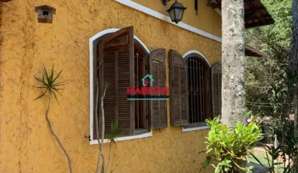 Sítio em Itatiaiuçu com 30.000 nm².  Linda casa com 04 quartos, 01 suíte, 02 banheiros.
