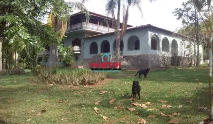 OPORTUNIDADE!! EXCELENTE CASA DE LUXO EM ITATIAIUÇU/MG!!