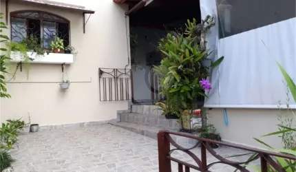 Casa com 2 quartos à venda em Vila Nivi - SP