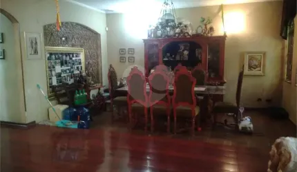 Casa com 4 quartos à venda em Vila Galvão - SP