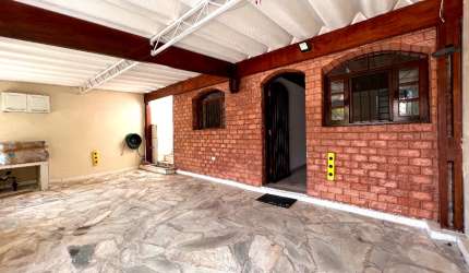 Casa 3 dormitórios  à venda em Vila Linda - Santo André