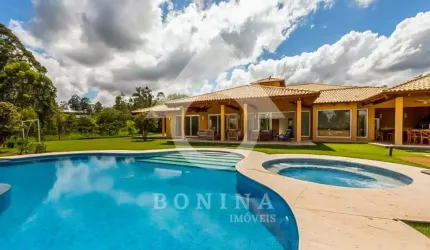 Mansão com arquitetura litorânea e total conexão com a natureza à venda no Terras de São José II
