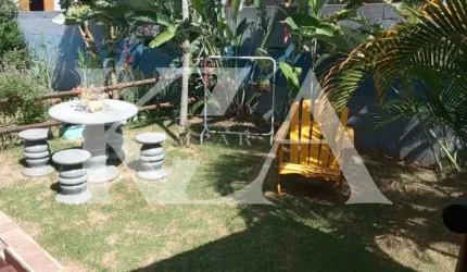 Um Pedacinho do Paraíso: Chácara com 3 Dormitórios, 2 Suítes, Varanda, Pomar e Churrasqueira. 225m² de Conforto em 1.200m² de Natureza