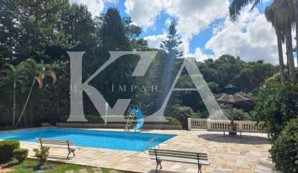 Chácara Alto Padrão à Venda/Permuta em Itatiba/SP - 1.815,75m² com quadra, piscina e muita natureza- Aceita Financiamento